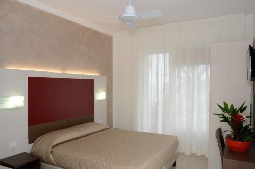 Hotel Lido Mazzini Лоано Екстер'єр фото