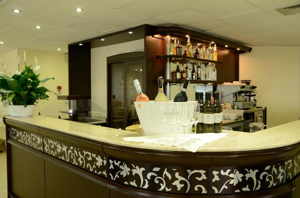 Hotel Lido Mazzini Лоано Екстер'єр фото