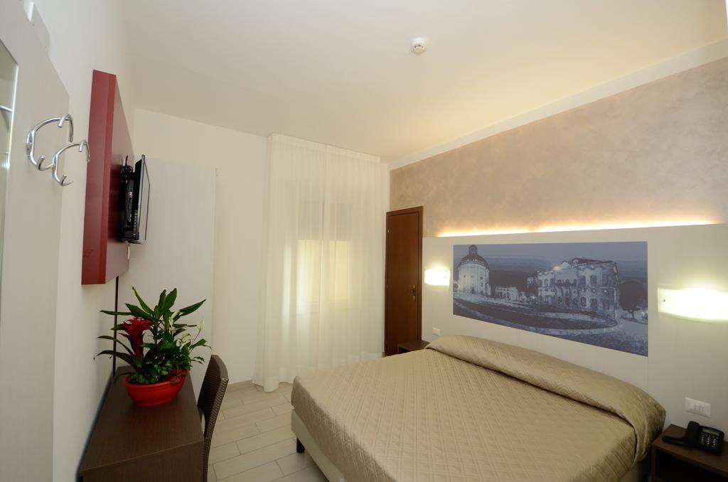 Hotel Lido Mazzini Лоано Номер фото