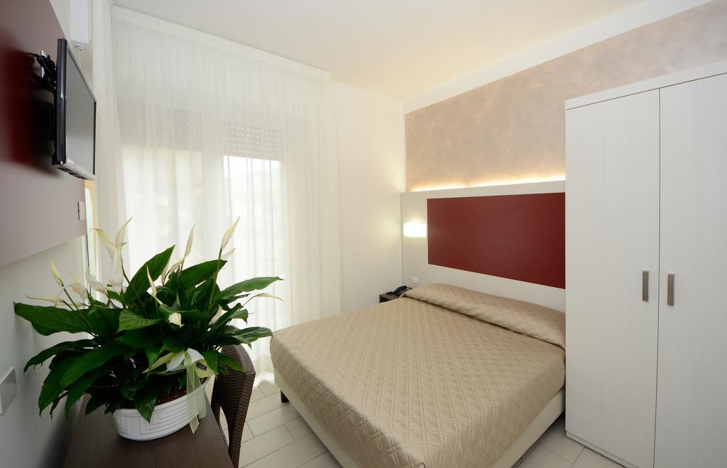 Hotel Lido Mazzini Лоано Екстер'єр фото