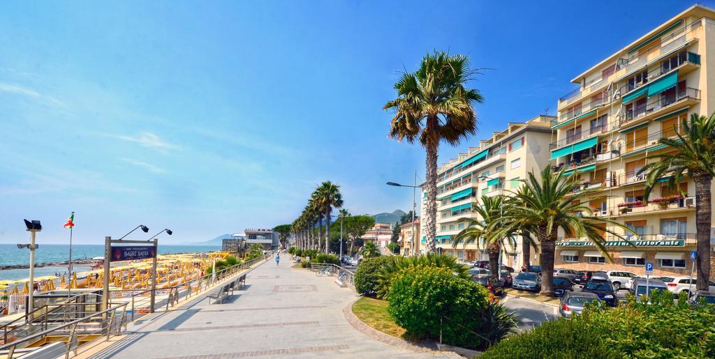 Hotel Lido Mazzini Лоано Екстер'єр фото